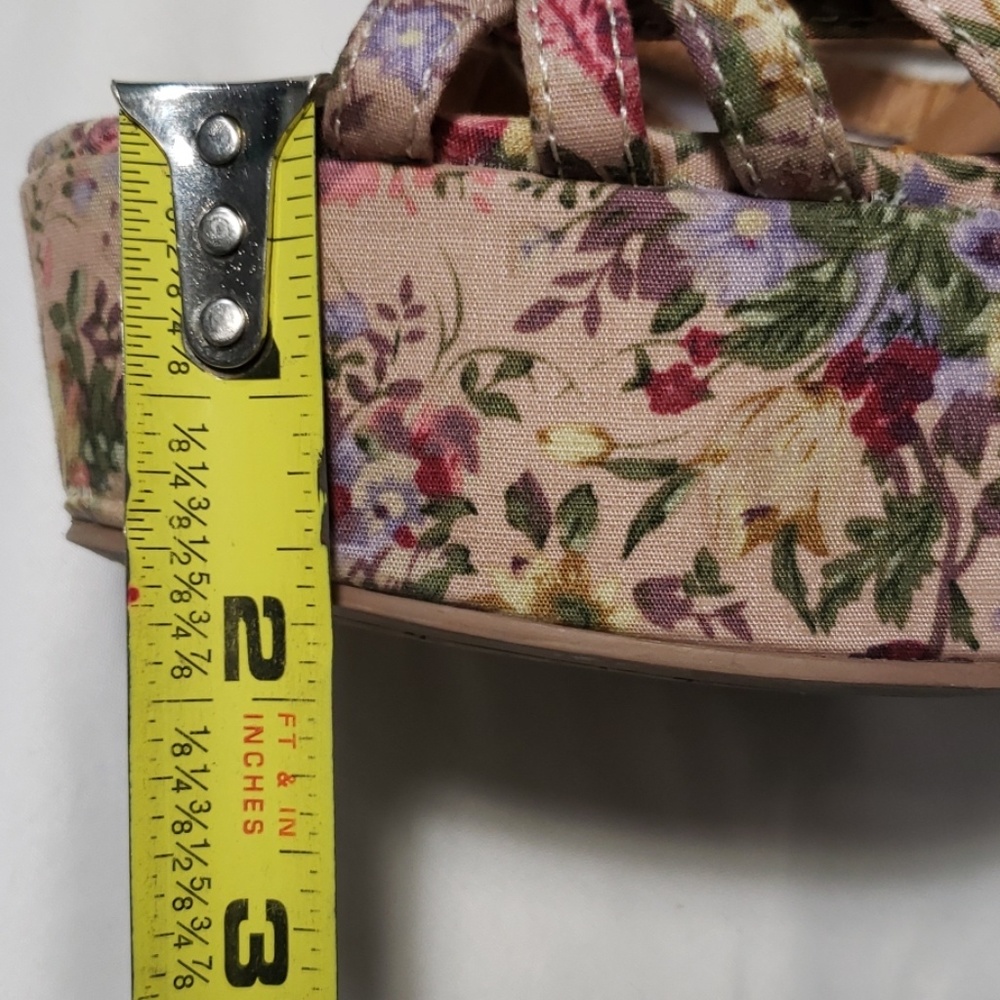 Shoes - Picture 6 of 8